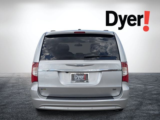 2012 Chrysler Town & Country Touring