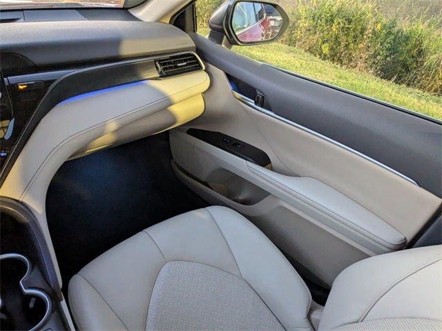 2022 Toyota Camry Hybrid XLE