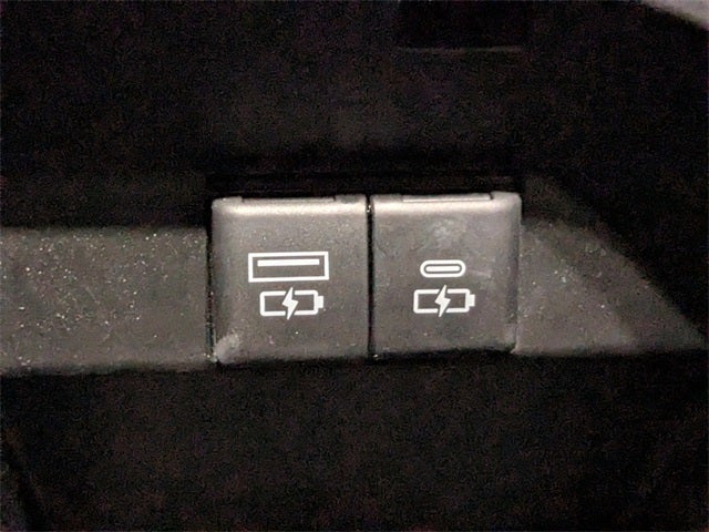 2022 Toyota Camry Hybrid XLE