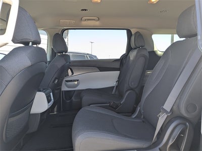 2023 Kia Carnival LX