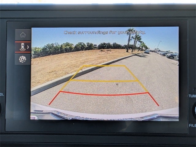 2023 Kia Carnival LX