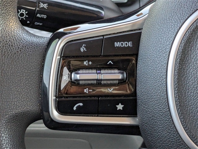 2023 Kia Carnival LX