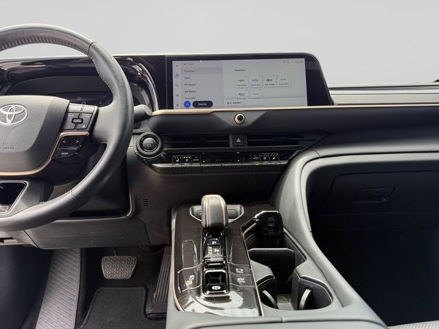 2025 Toyota Crown Signia Limited