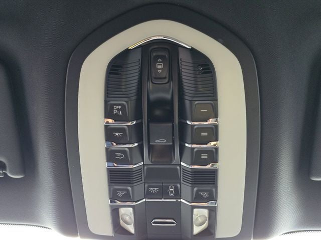 2021 Porsche Macan Base