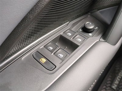 2025 Volkswagen Tiguan 2.0T SEL R-Line