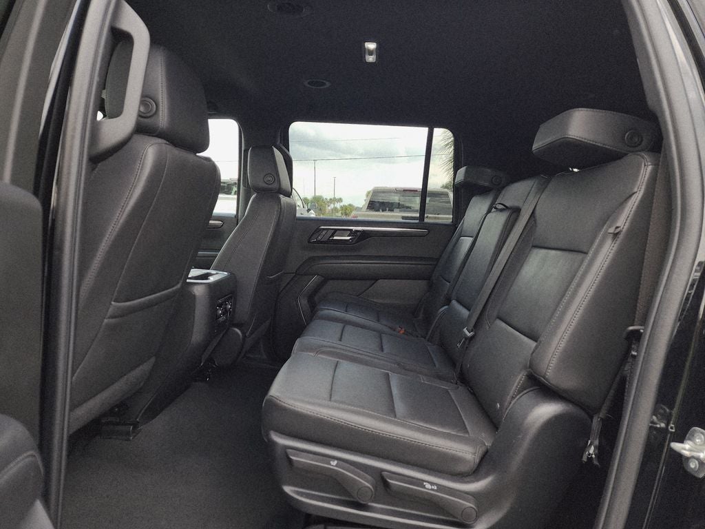 2025 Chevrolet Suburban LT