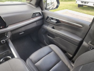 2025 Chevrolet Suburban LT