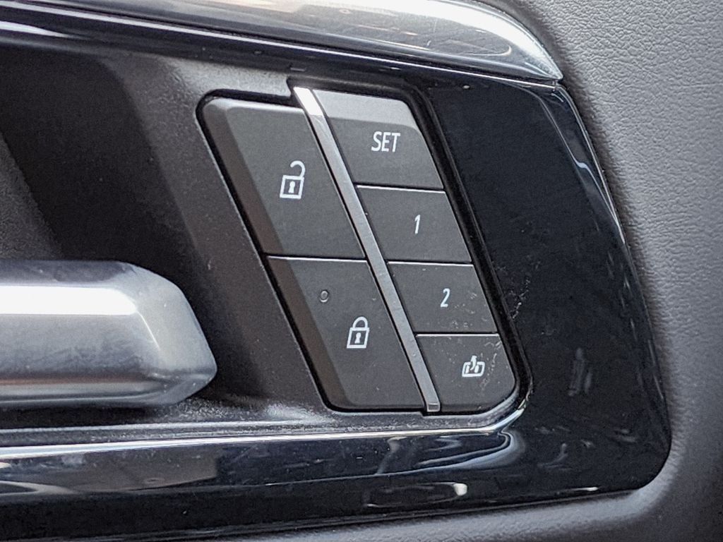 2025 Chevrolet Suburban LT