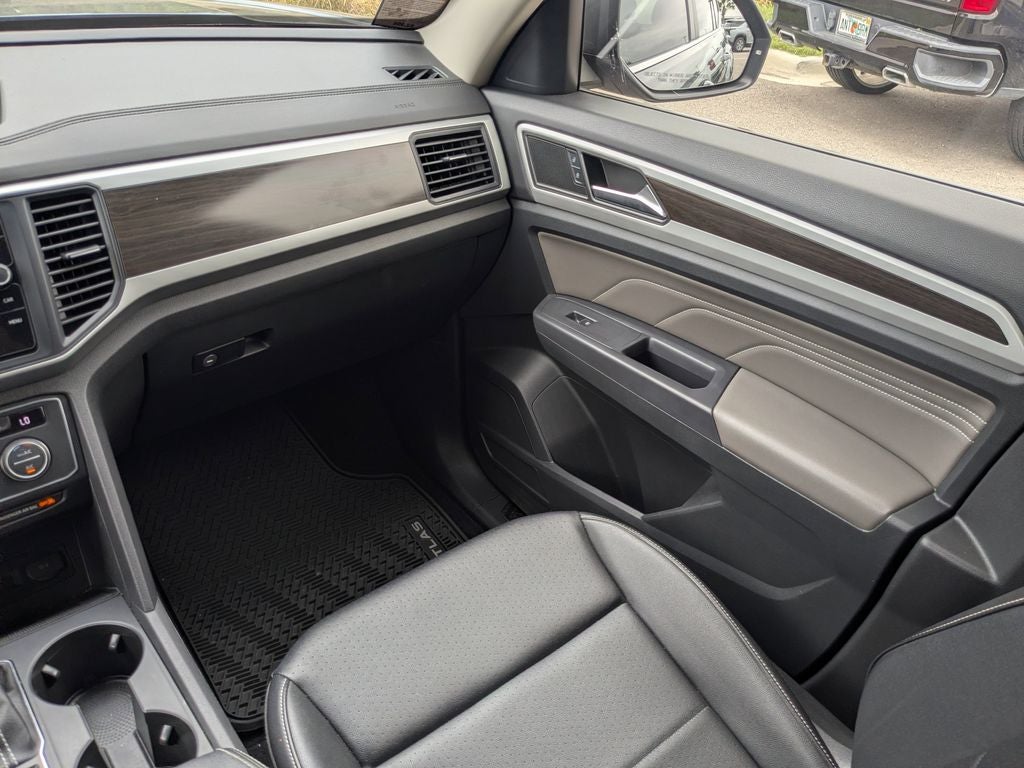 2021 Volkswagen Atlas 3.6L V6 SE w/Technology