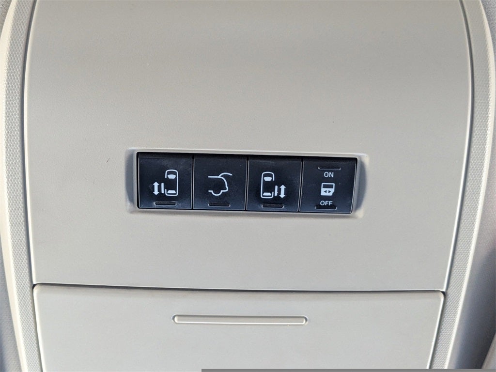 2015 Chrysler Town & Country Touring-L