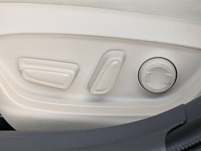 2022 Toyota Camry Hybrid XLE