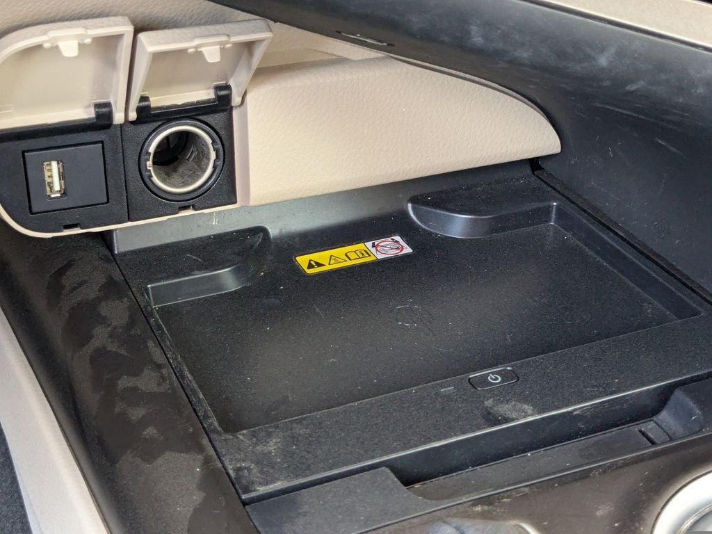 2022 Toyota Camry Hybrid XLE