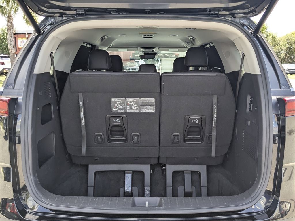 2024 Kia Carnival SX