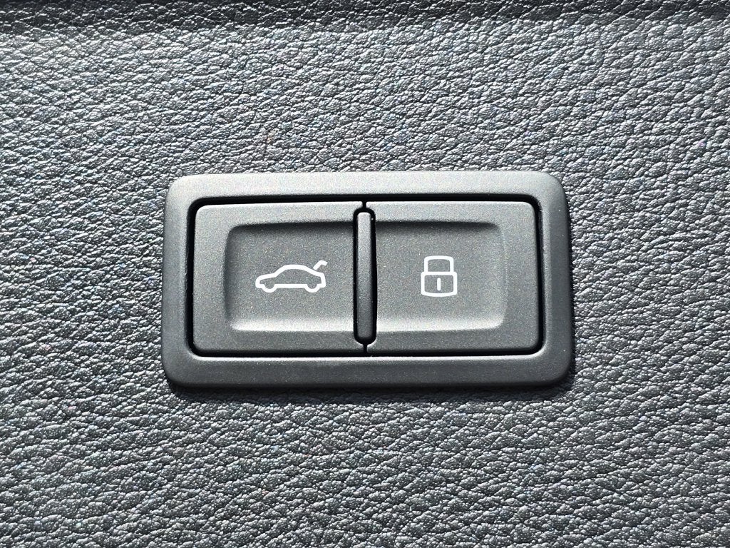 2022 Audi Q5 40 Premium Plus quattro