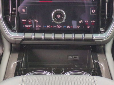 2025 GMC Yukon Elevation