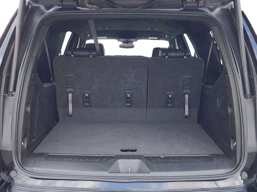 2025 Chevrolet Suburban LT