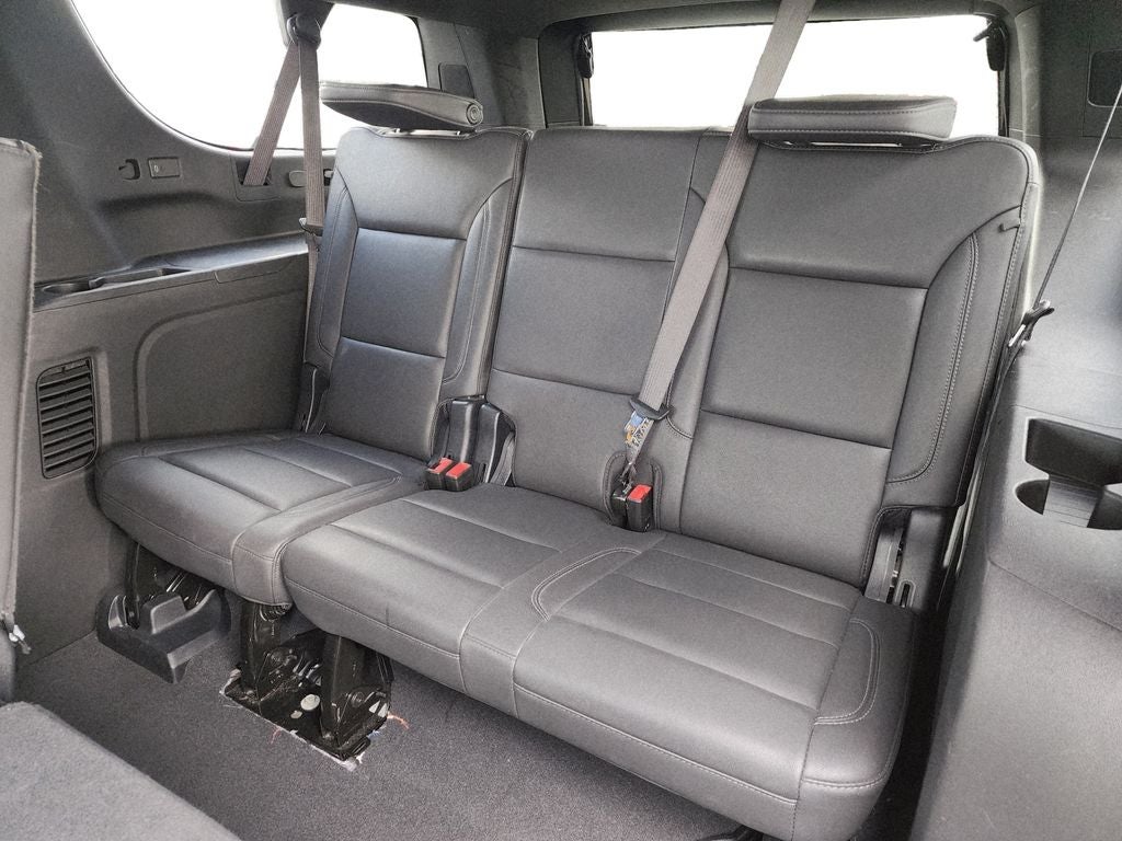 2025 Chevrolet Suburban LT