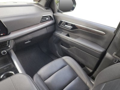 2025 Chevrolet Suburban LT