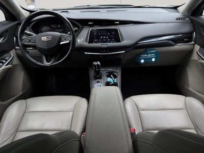2023 Cadillac XT4 Premium Luxury