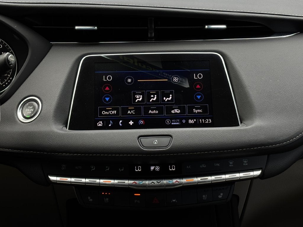 2023 Cadillac XT4 Premium Luxury