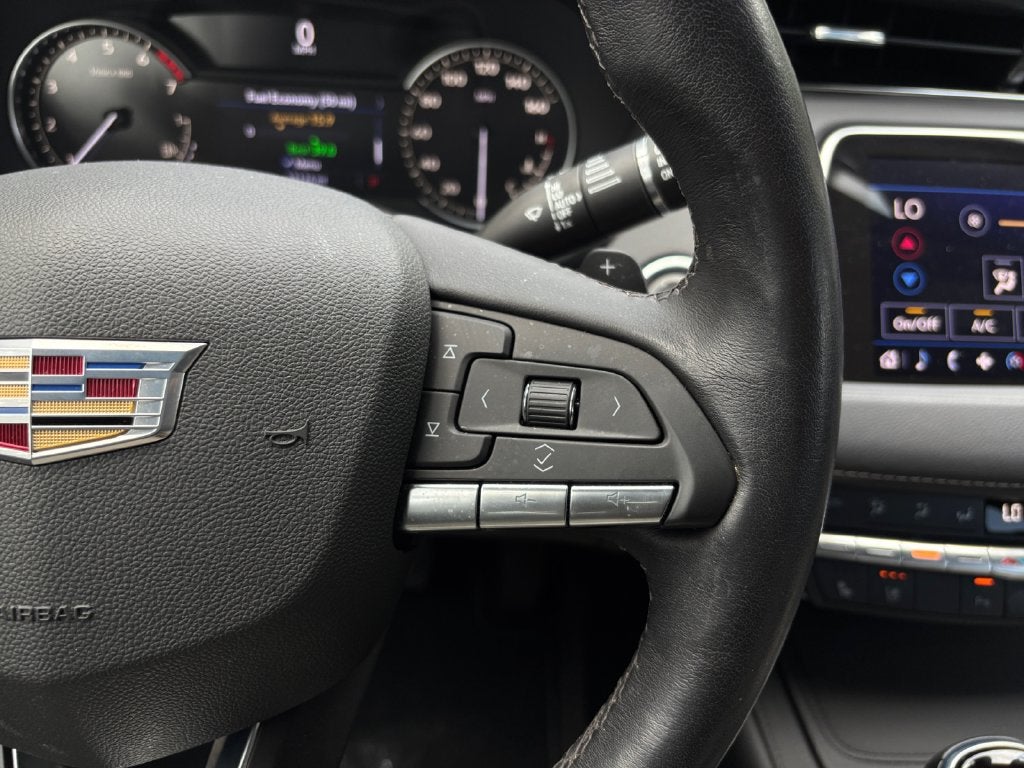 2023 Cadillac XT4 Premium Luxury