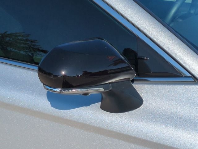 2020 Toyota Camry Hybrid XLE